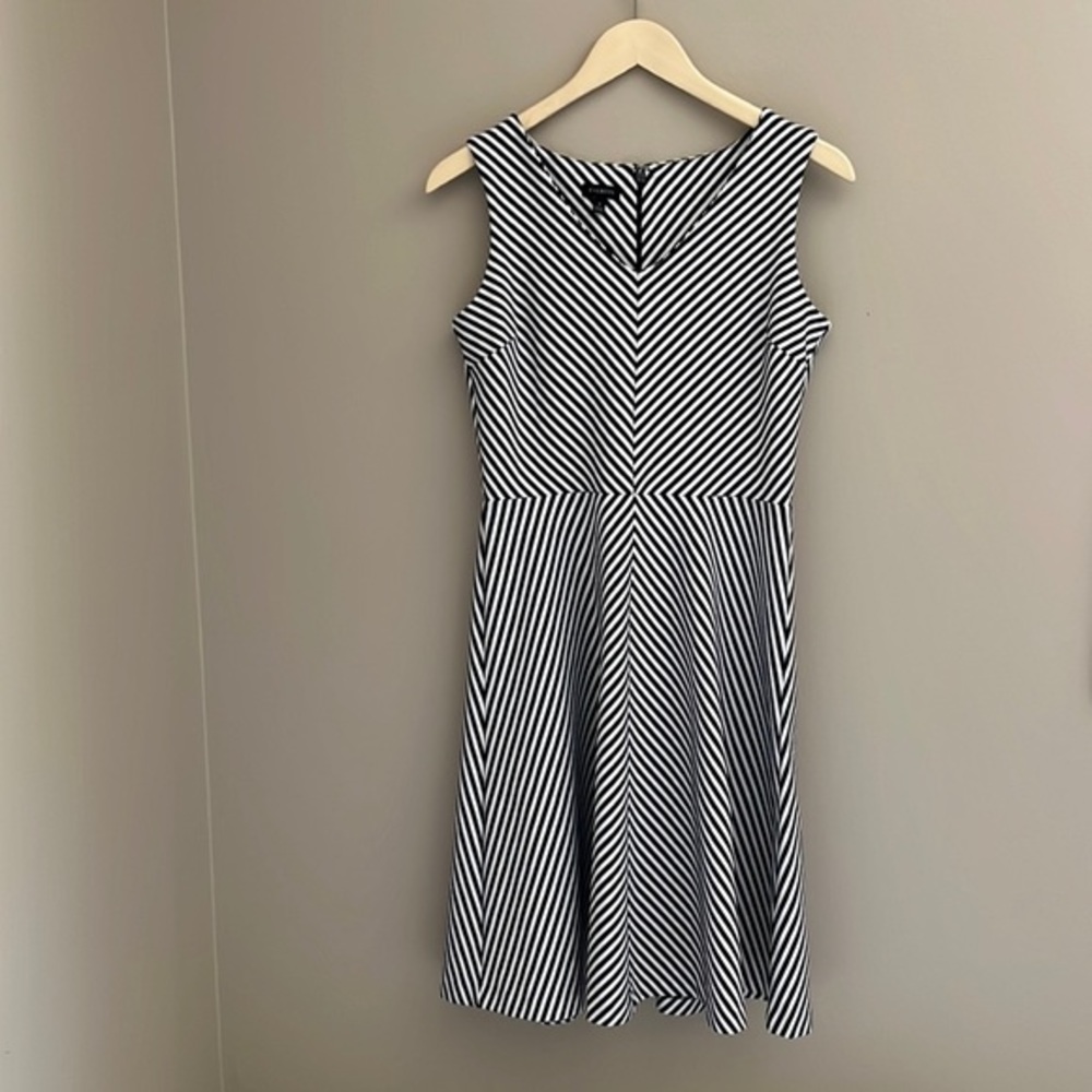 Talbots Sleeveless‎ Fit n Flare Navy White Dress Size Small